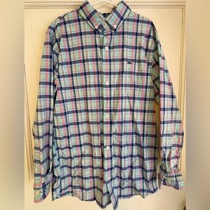 EUC Vineyard Vines button down shirt.
